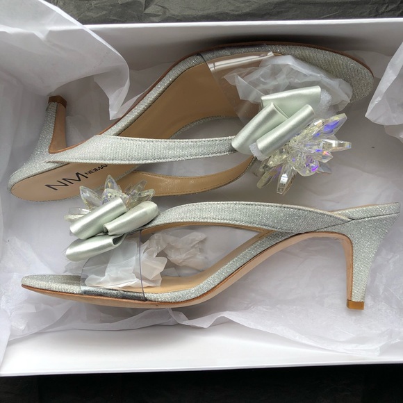 Neiman Marcus Bride “Glass Slipper” Slides - Picture 6 of 11